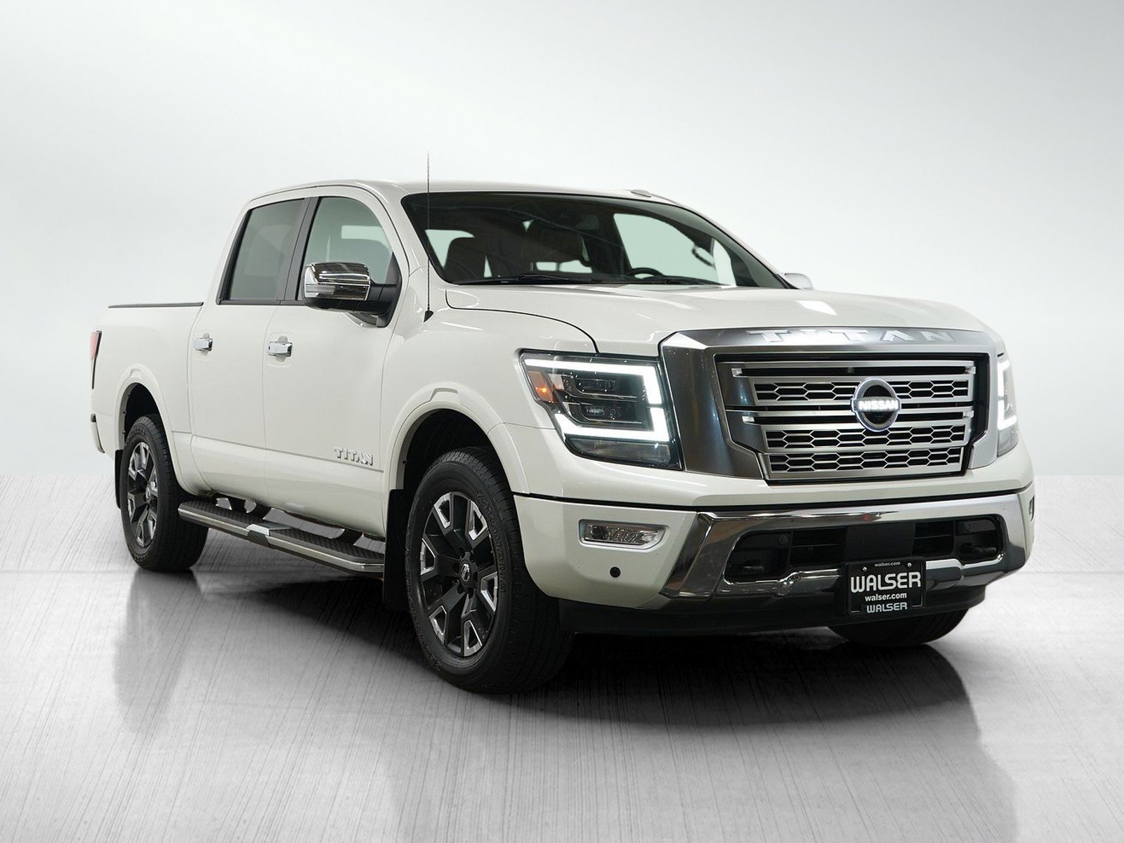 Used 2021 Nissan Titan Platinum Reserve w/ Moonroof Package image 8