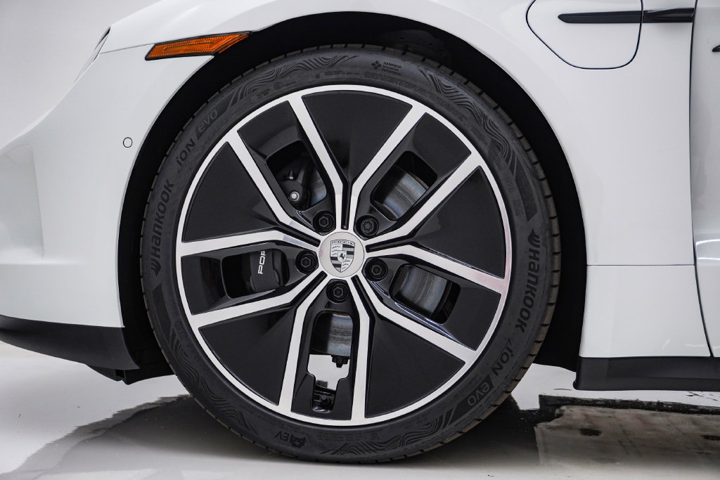 New 2026 Porsche Taycan AWD/4WD image 13