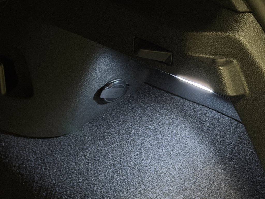 New 2026 Volkswagen GTI SE FWD image 30