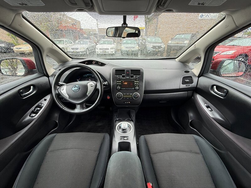 Used 2015 Nissan Leaf S w/ Charge Package FWD image 14