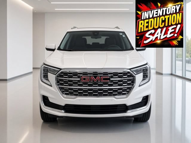 Used 2023 GMC Terrain Denali w/ Denali Premium Package AWD/4WD image 4