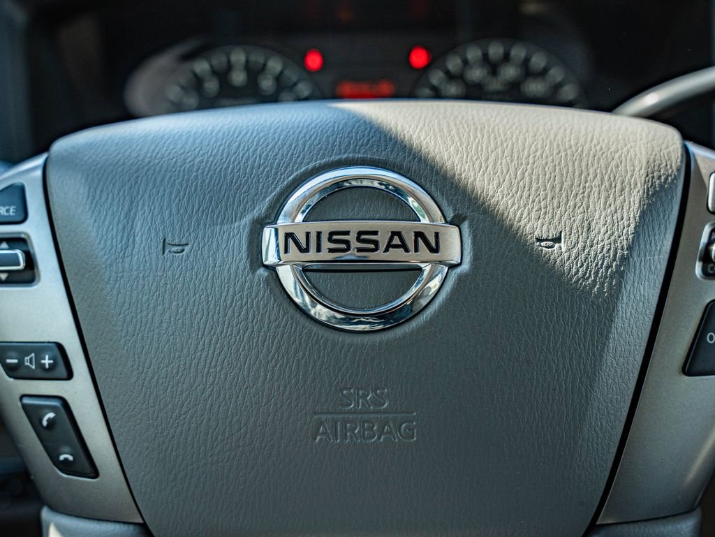Used 2016 Nissan NV 3500 SL RWD image 19