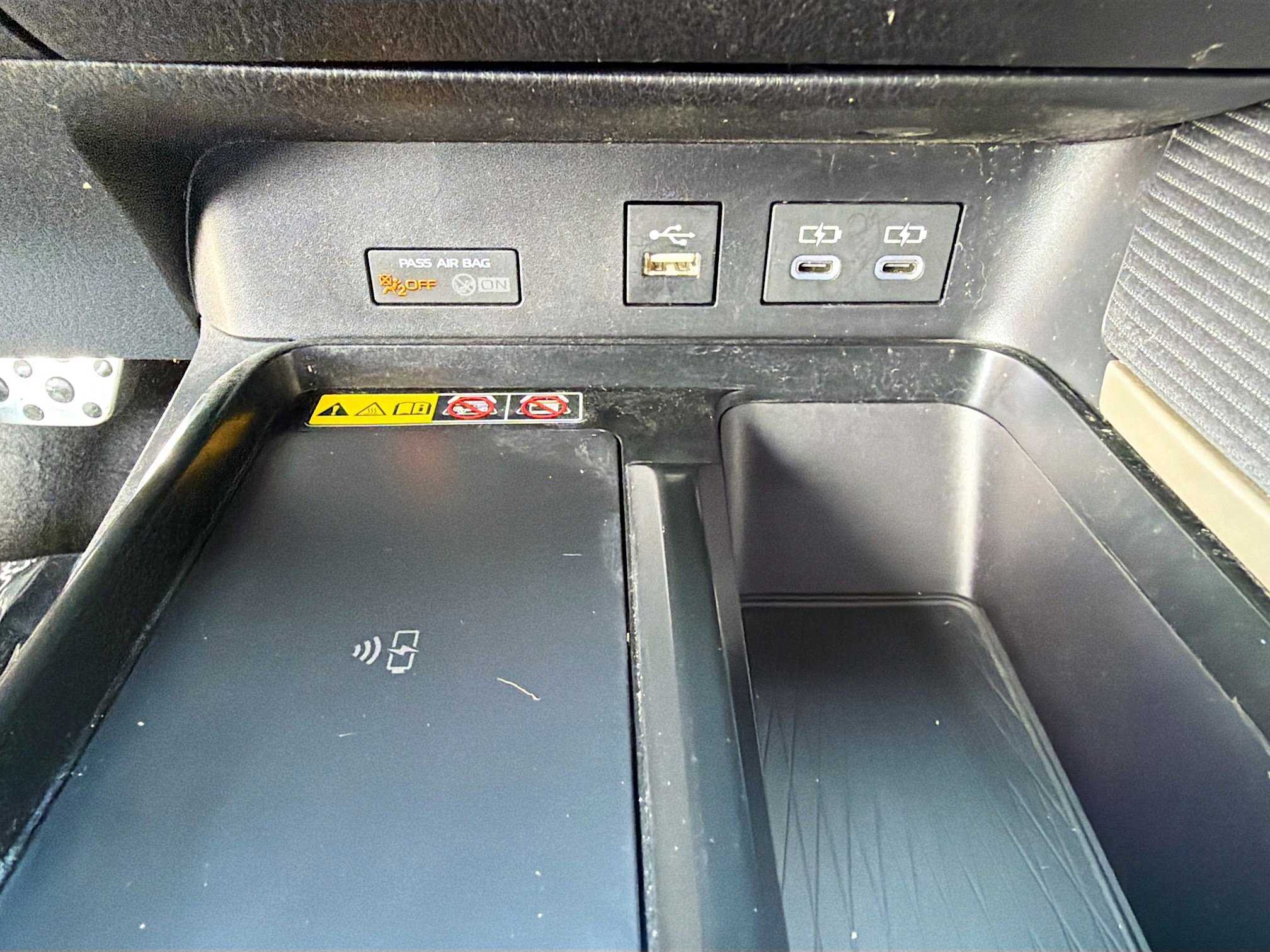 Used 2025 Toyota Camry SE w/ Multimedia Upgrade Package image 29