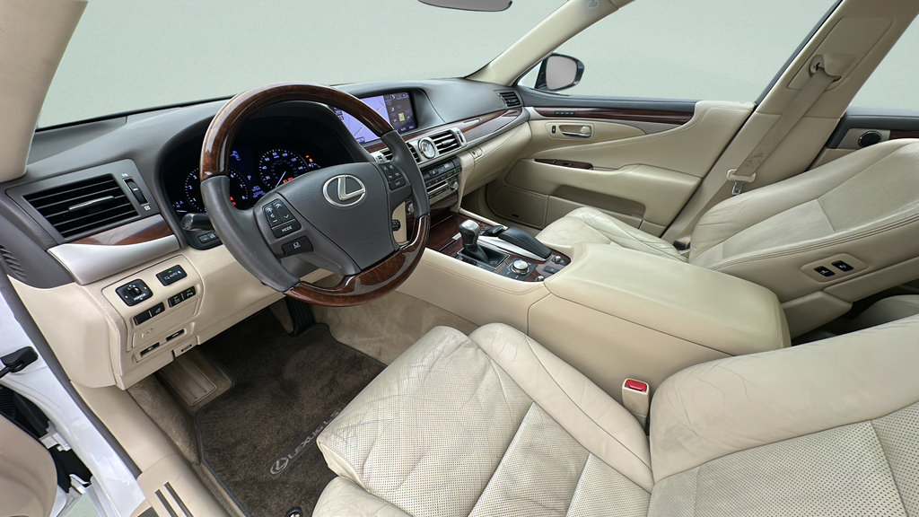 Used 2014 Lexus LS 460 AWD w/ Comfort Package image 24