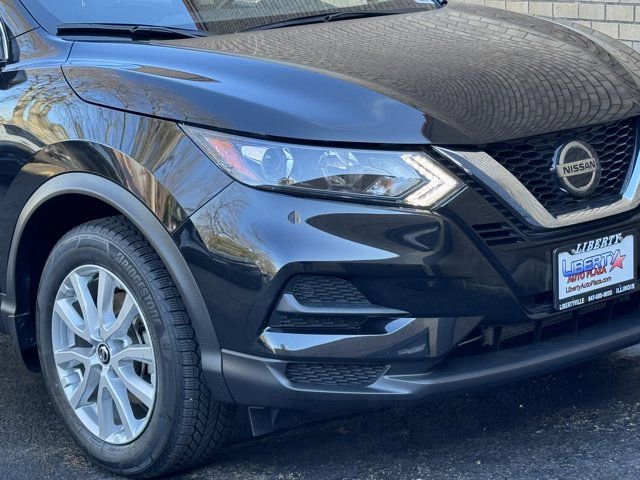 Used 2022 Nissan Rogue Sport S image 3