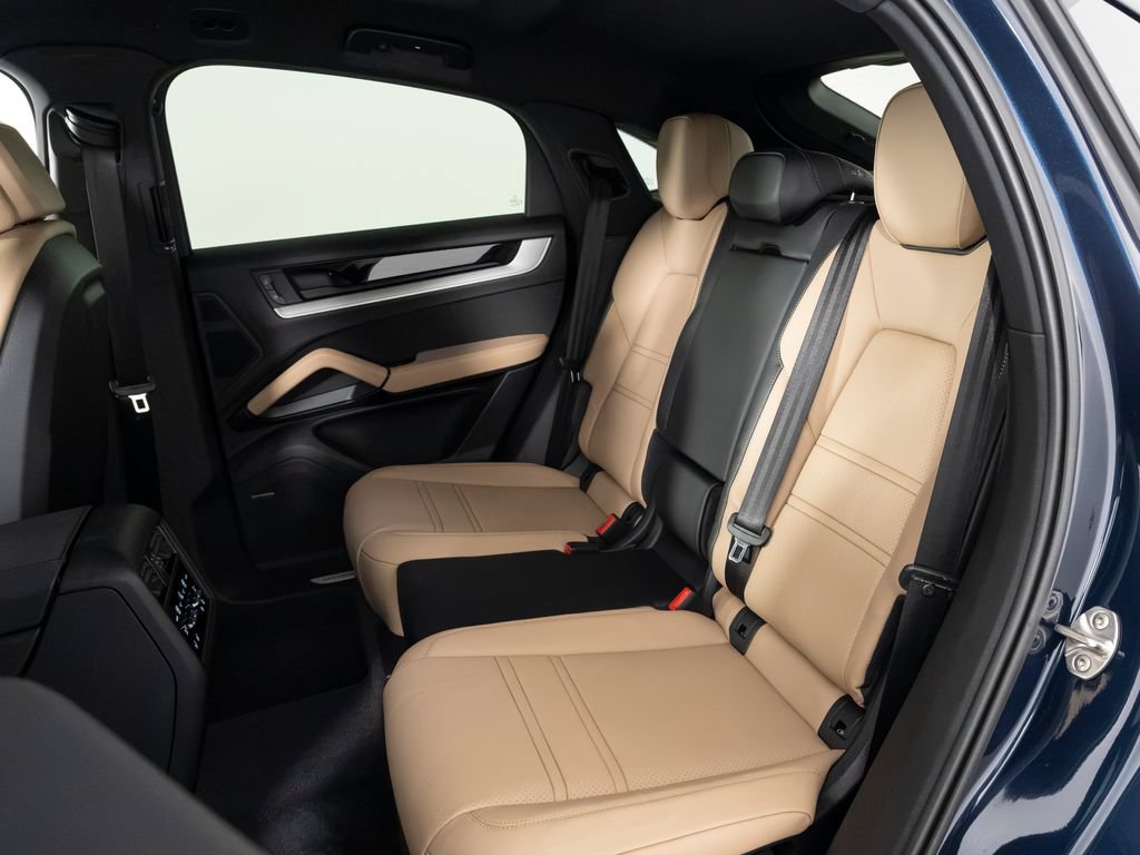 New 2026 Porsche Cayenne Coupe AWD/4WD image 40