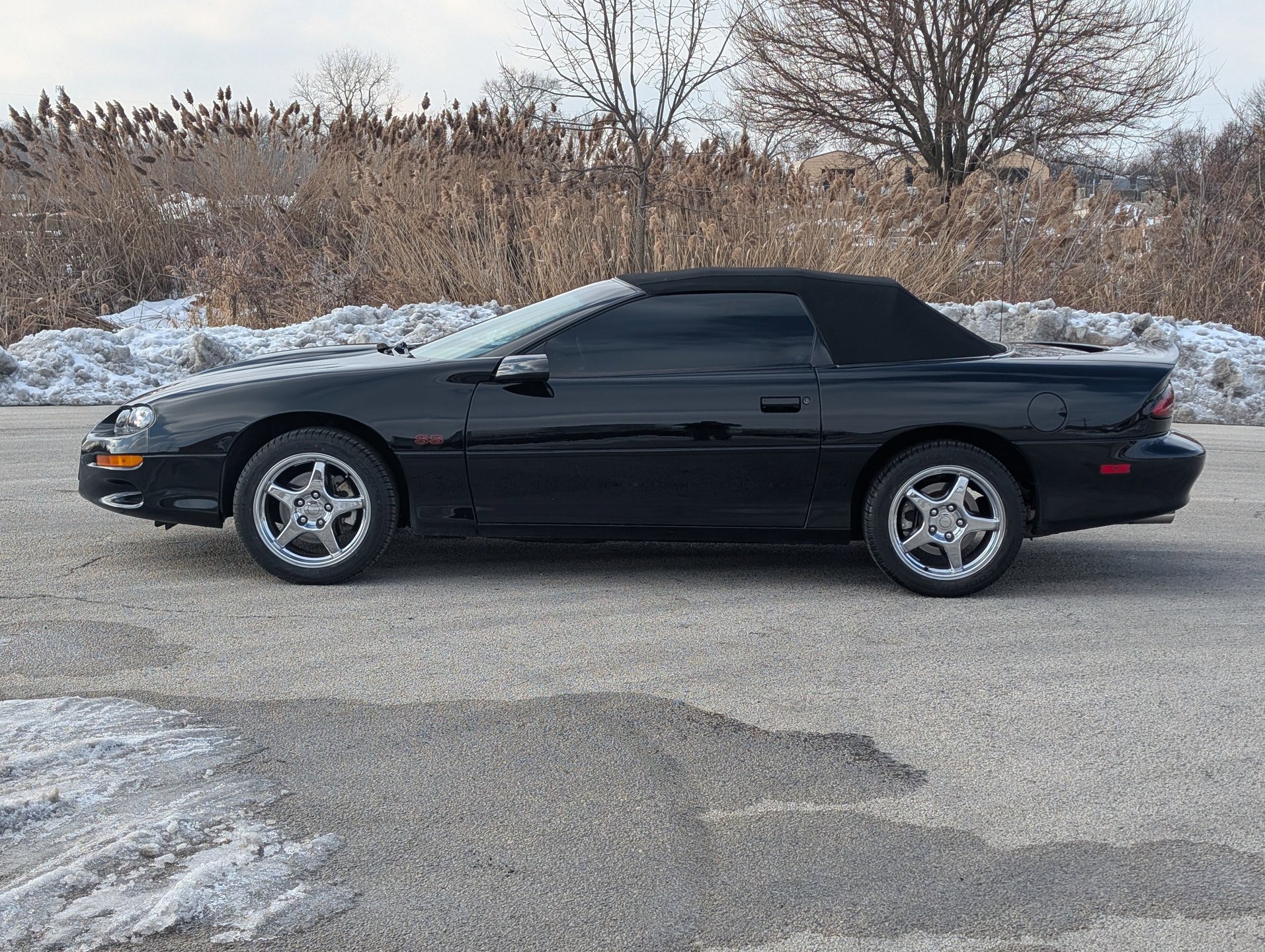 Used 2001 Chevrolet Camaro Z28 w/ SS Performance/Appearance Pkg image 19