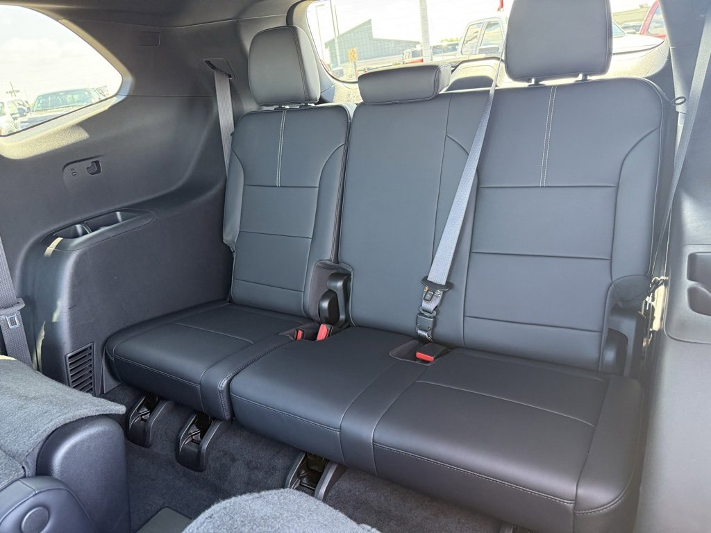 Used 2024 GMC Acadia Elevation image 9