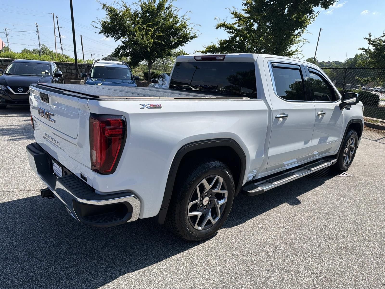 Used 2024 GMC Sierra 1500 SLT w/ X31 Off-Road Package AWD/4WD image 7