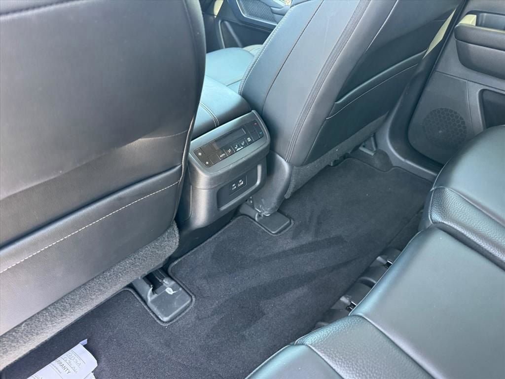 Used 2023 Nissan Pathfinder SL AWD/4WD image 16
