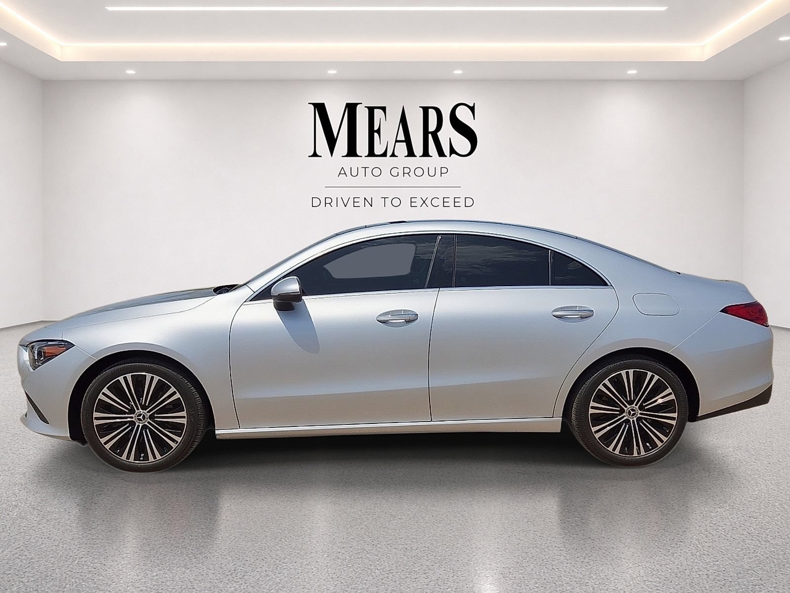 Used 2023 Mercedes-Benz CLA 250 4MATIC w/ Premium Package image 2