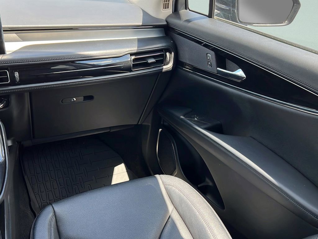 Used 2022 Lincoln Nautilus FWD w/ Premium Package image 12