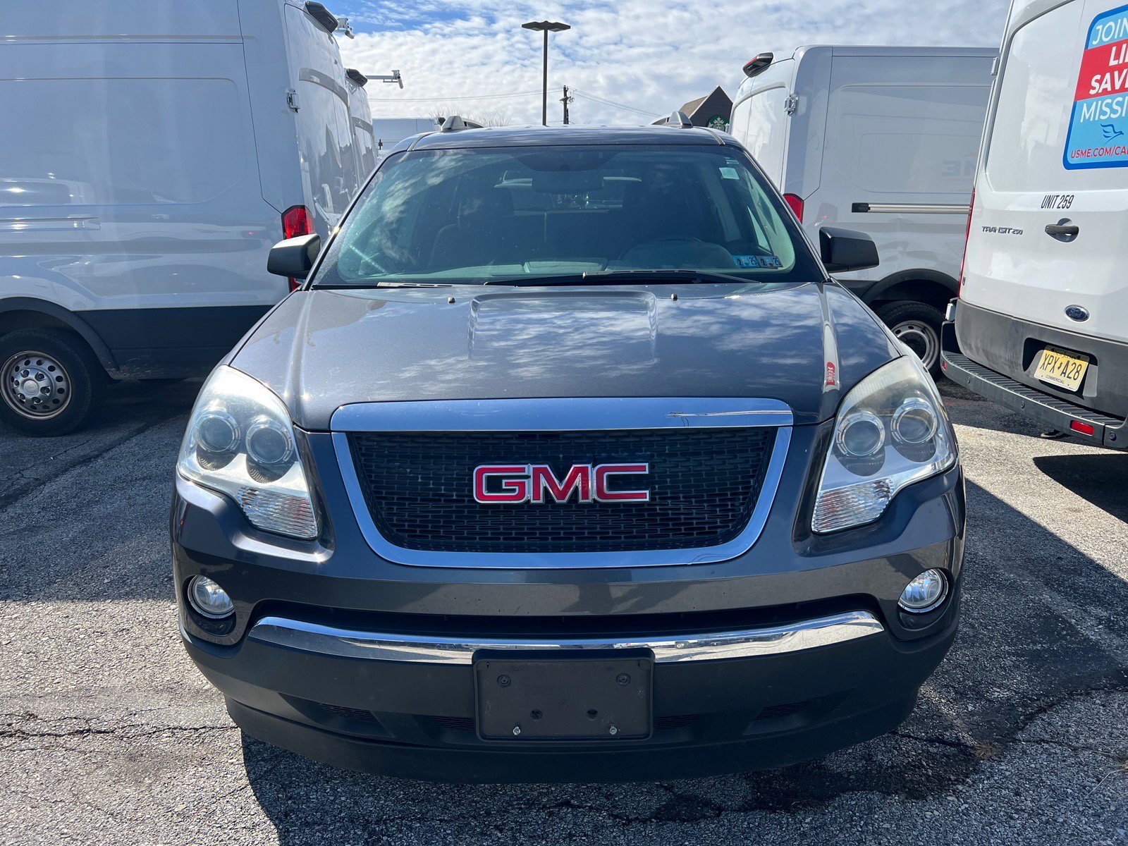 Used 2011 GMC Acadia SLE image 2