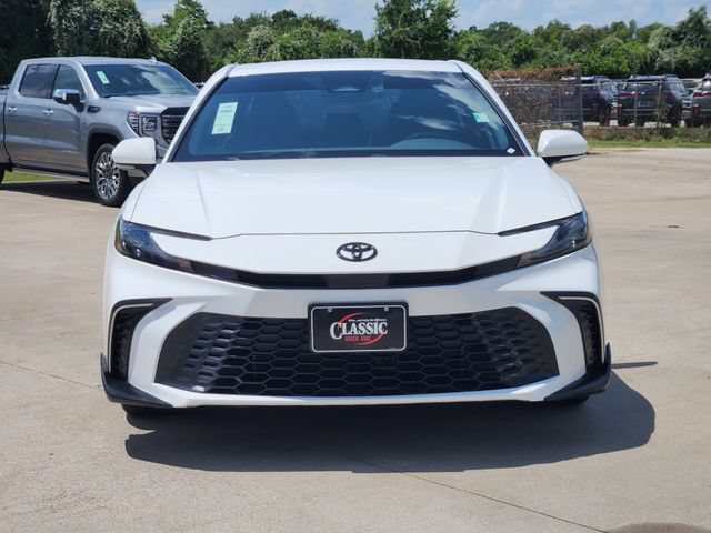 Used 2025 Toyota Camry SE w/ Convenience Package FWD image 2