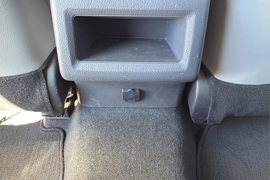 Used 2022 Toyota Camry SE image 15