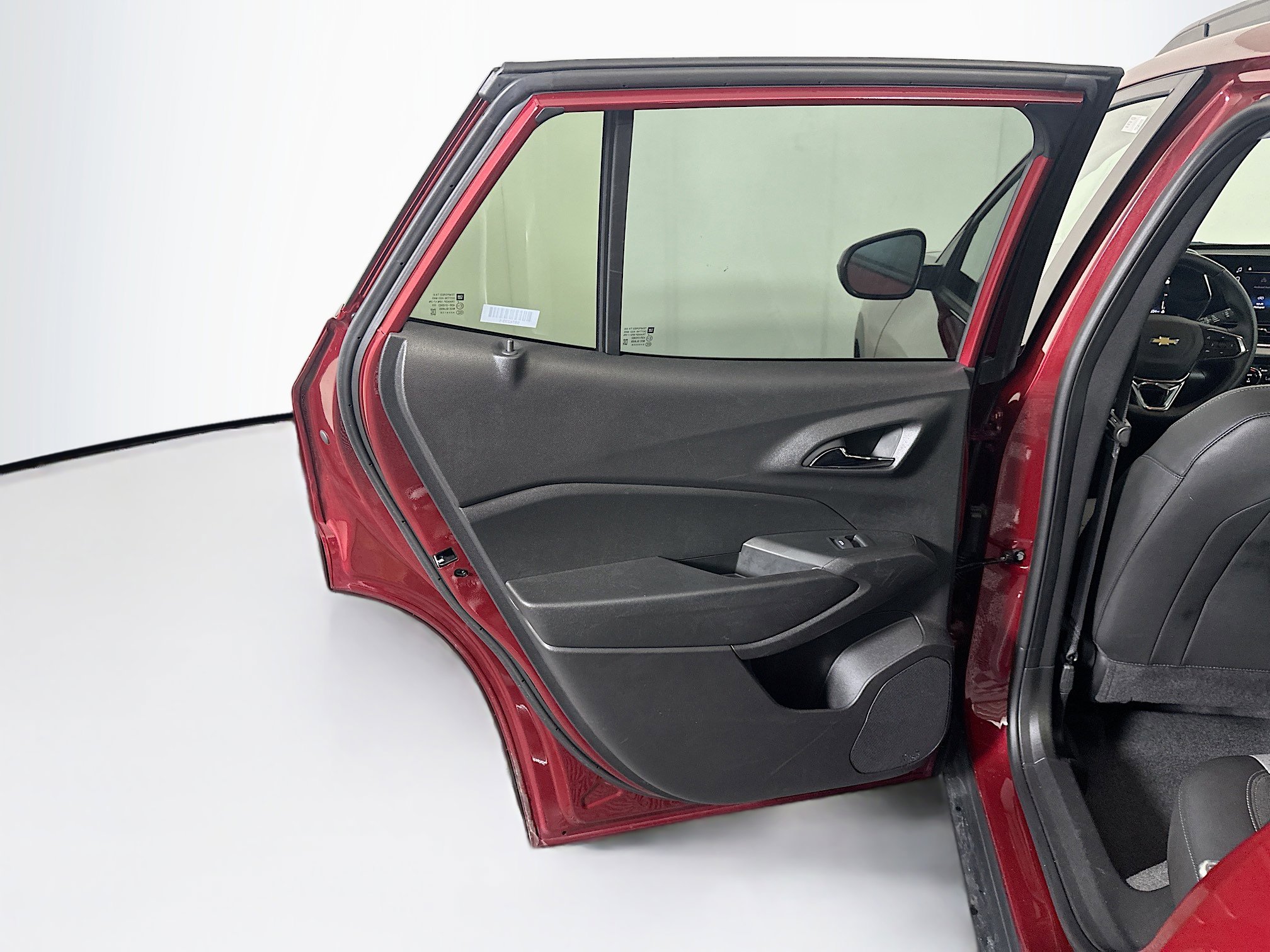 Used 2025 Chevrolet Trax LT w/ LT Convenience Package image 26