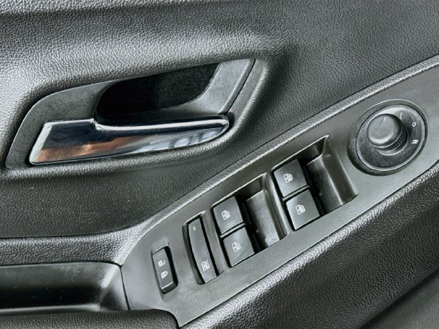 Used 2019 Chevrolet Trax LT w/ LT Convenience Package FWD image 21