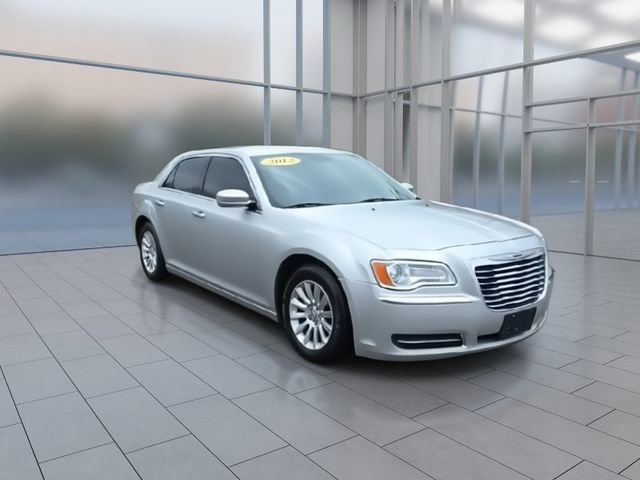 Used 2012 Chrysler 300 RWD image 2