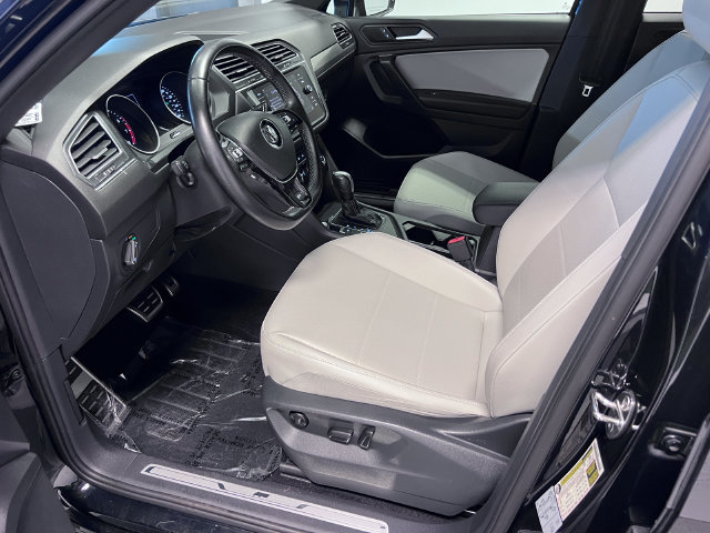 Certified 2021 Volkswagen Tiguan SE R-Line FWD image 6