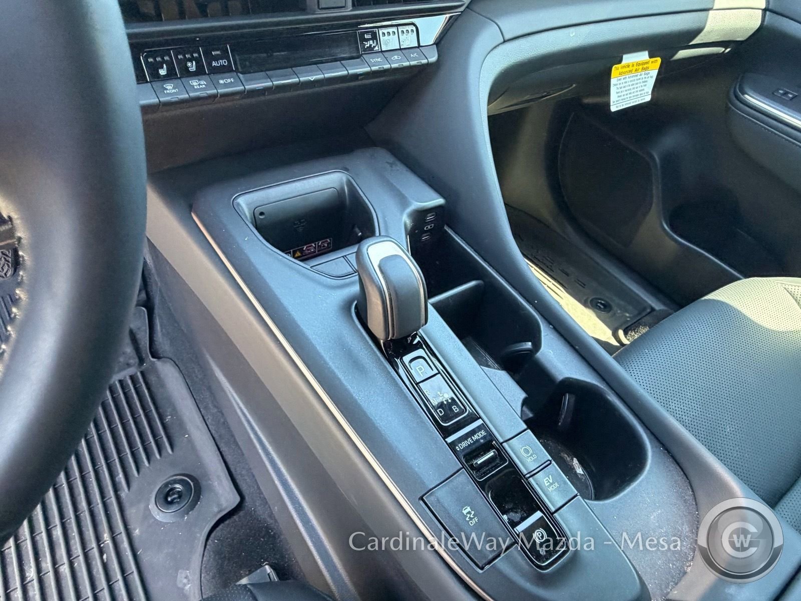 Used 2023 Toyota Crown Limited image 9