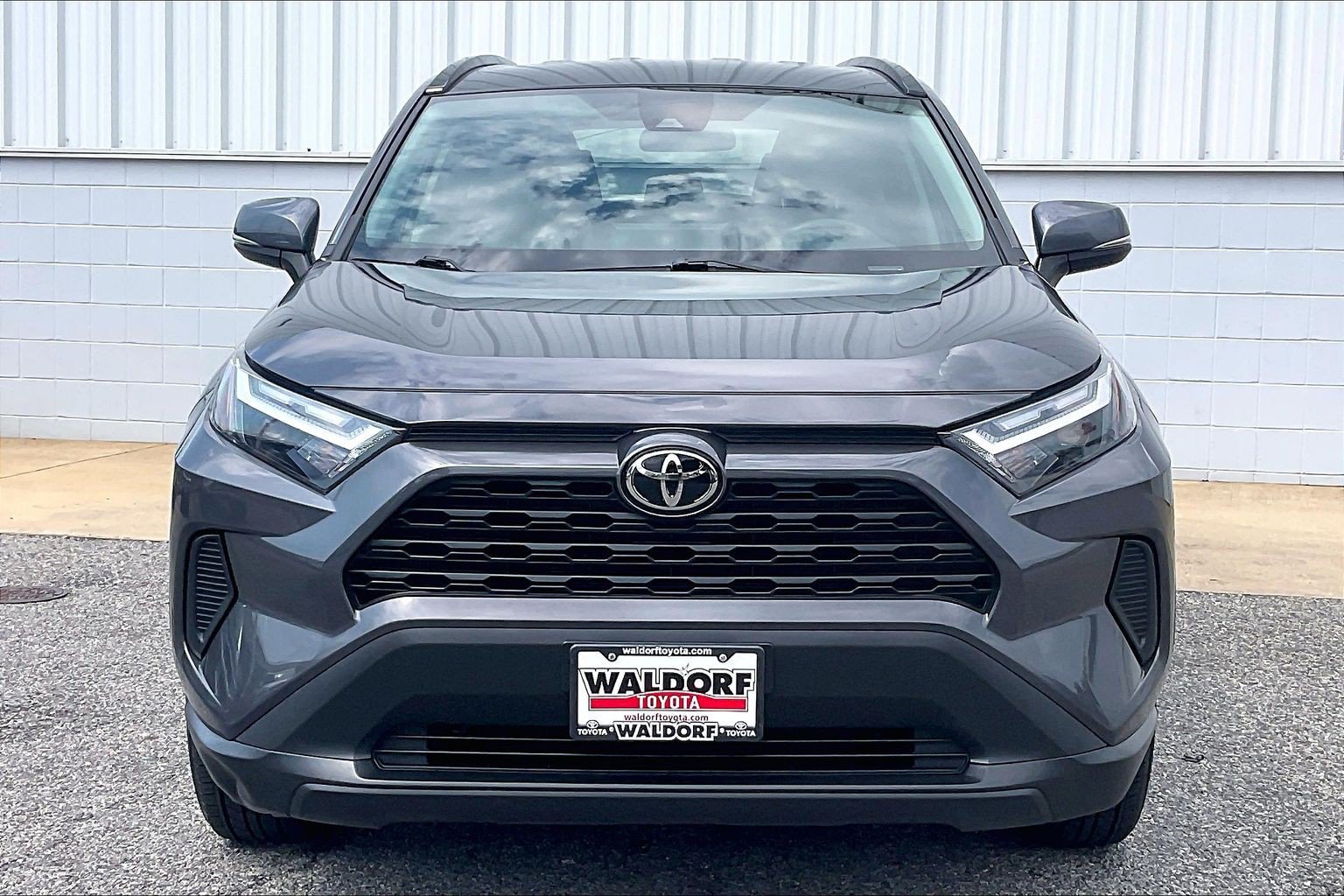 Used 2024 Toyota RAV4 XLE FWD image 3