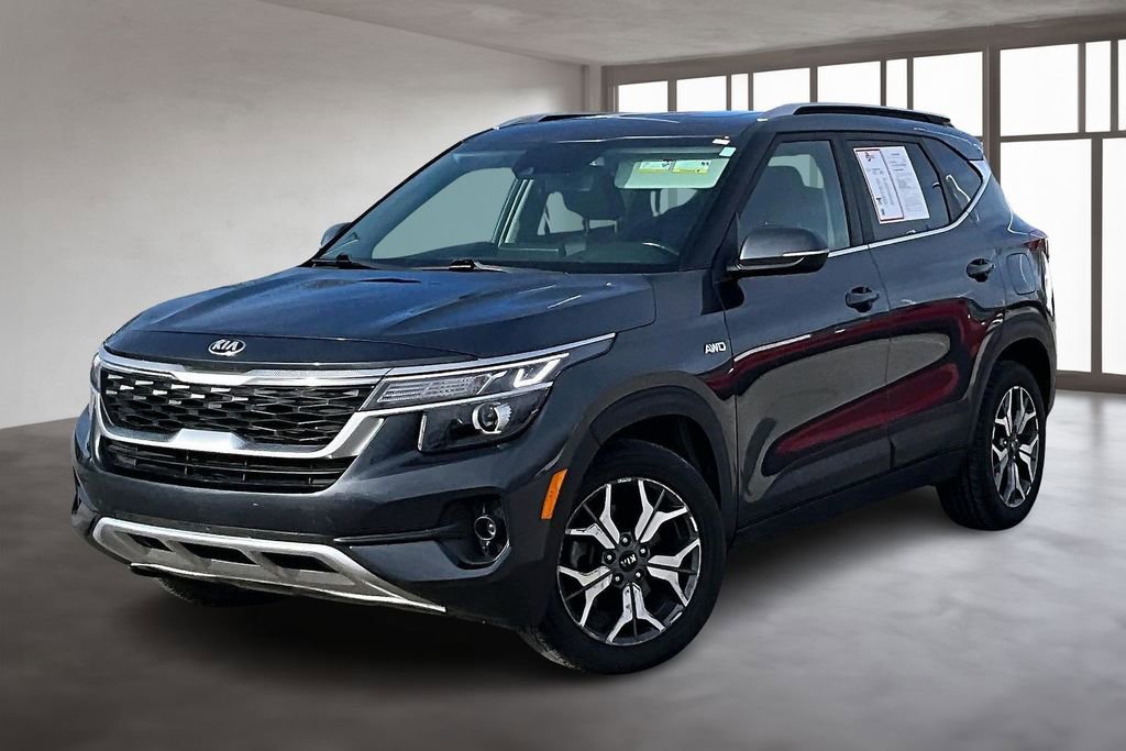 Used 2021 Kia Seltos EX image 2