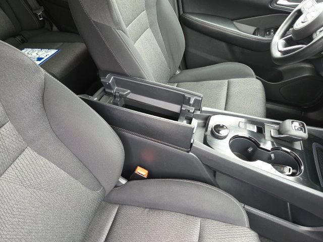 Used 2024 Nissan Rogue SV image 36