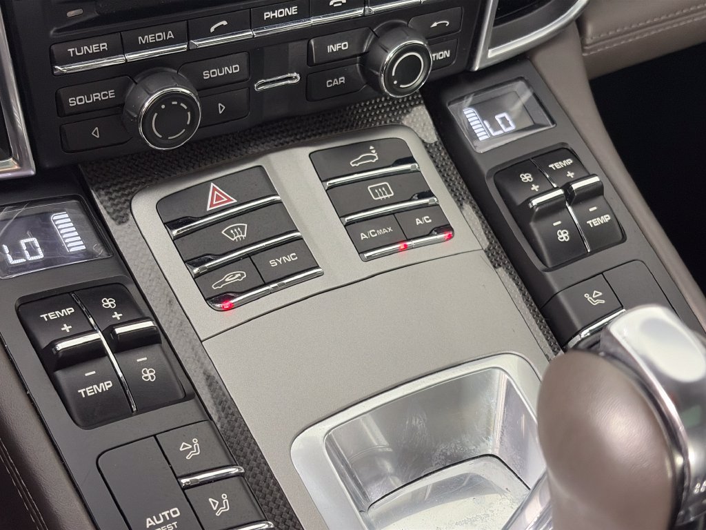 Used 2015 Porsche Panamera image 22