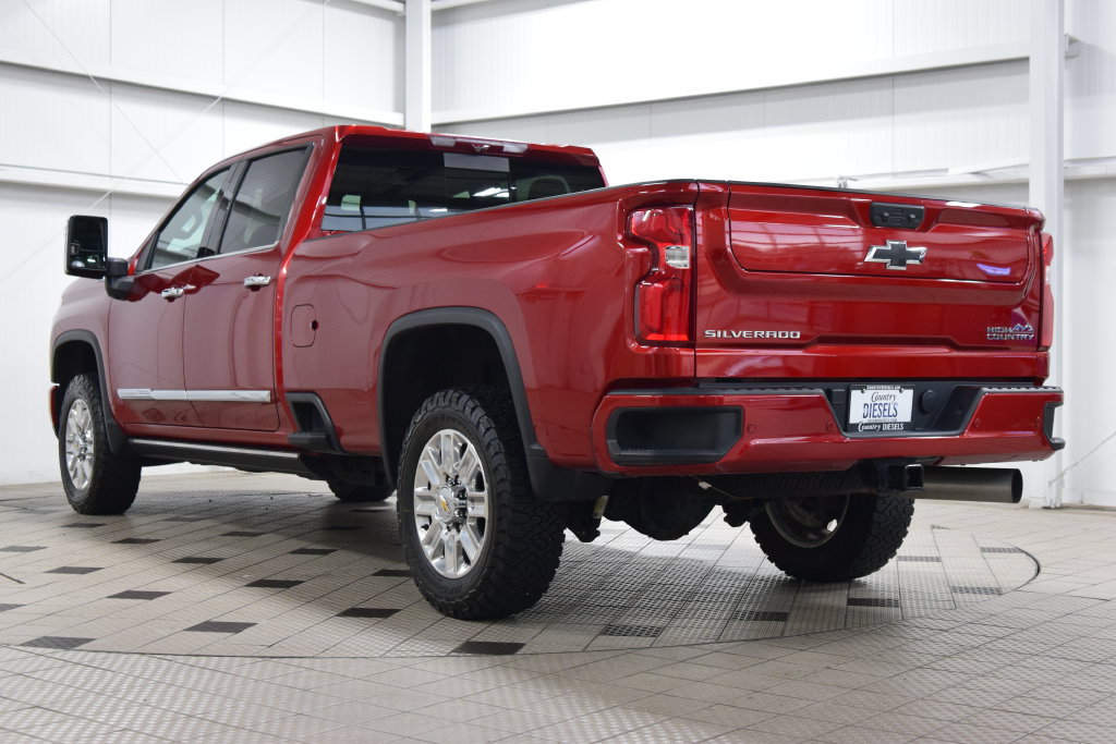 Used 2024 Chevrolet Silverado 3500 High Country w/ Technology Package AWD/4WD image 5
