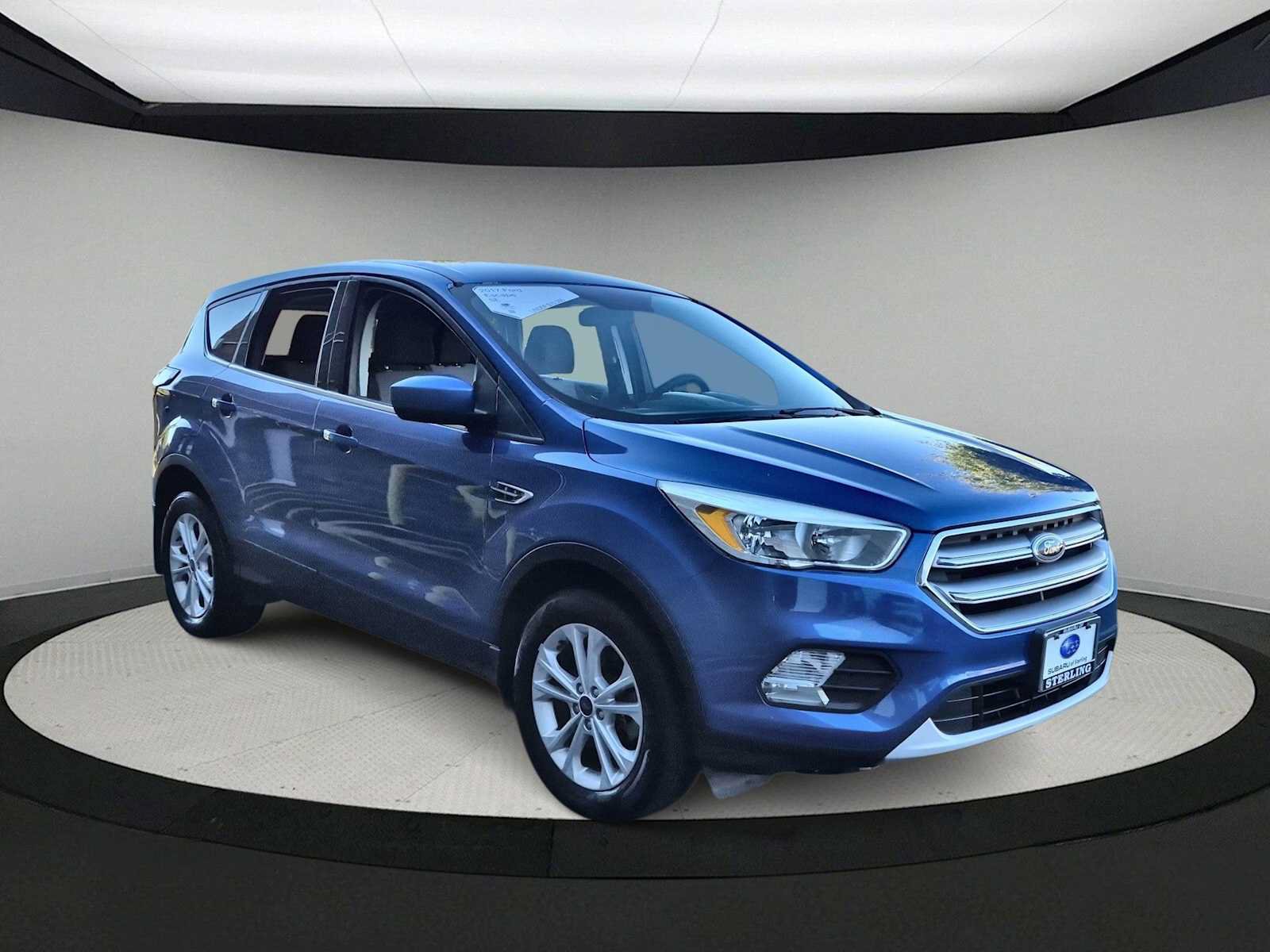 Used 2017 Ford Escape SE AWD/4WD image 2
