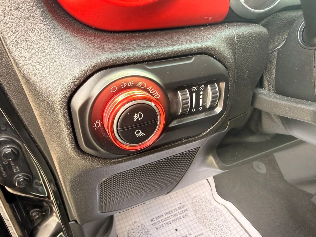 Used 2020 Jeep Gladiator Rubicon w/ Advanced Safety Group AWD/4WD image 26