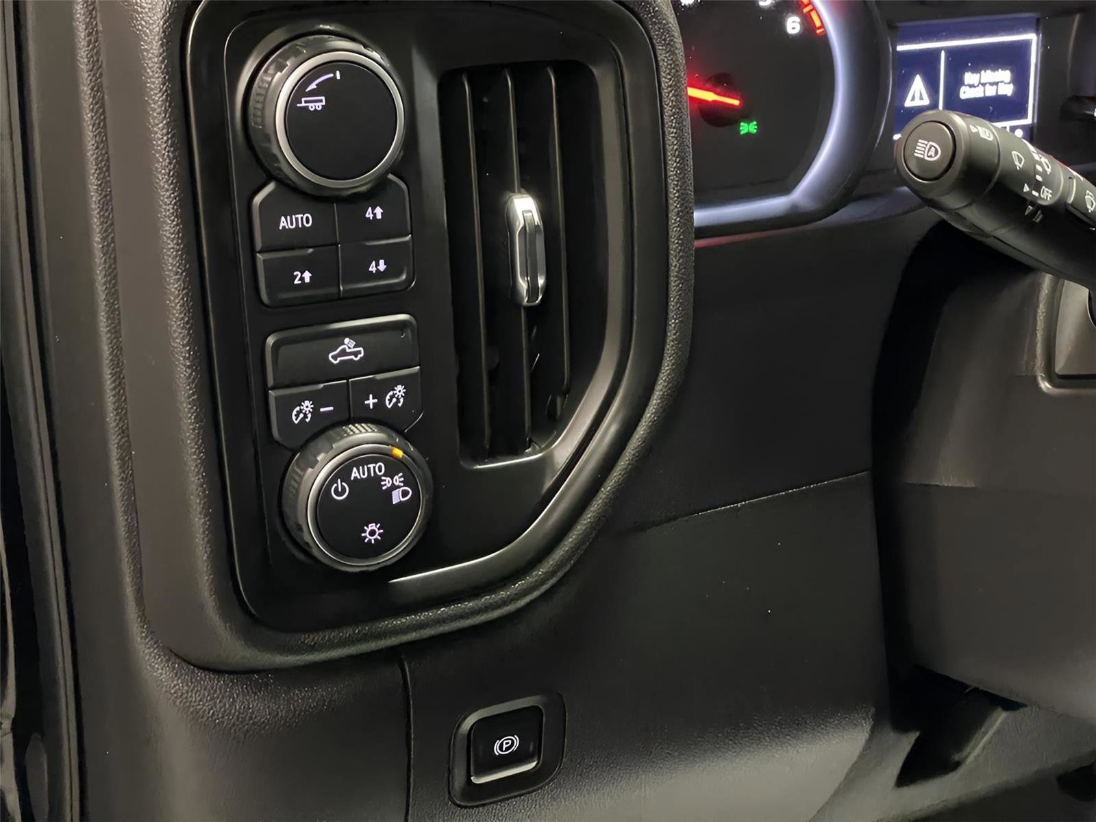 Used 2022 Chevrolet Silverado 1500 Custom Trail Boss image 25