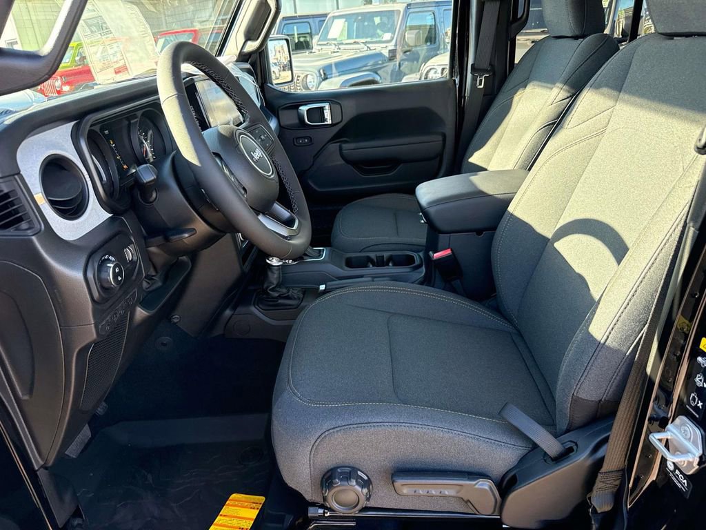 New 2025 Jeep Gladiator Sport AWD/4WD image 21