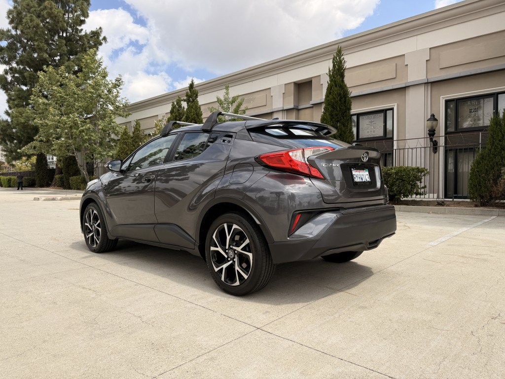 Used 2018 Toyota C-HR XLE FWD image 5