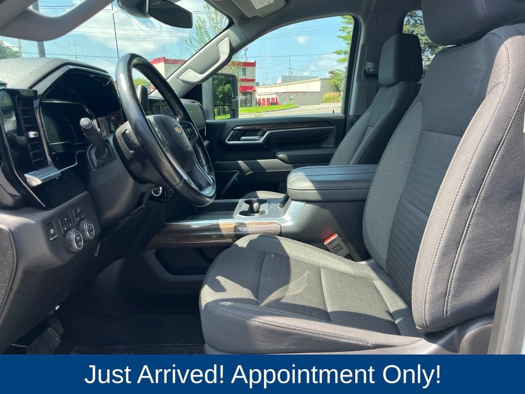 Used 2025 Chevrolet Silverado 3500 LT AWD/4WD image 10