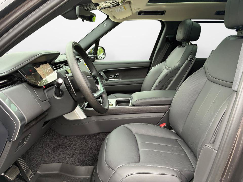 New 2026 Land Rover Range Rover Long Wheelbase SE AWD/4WD image 9