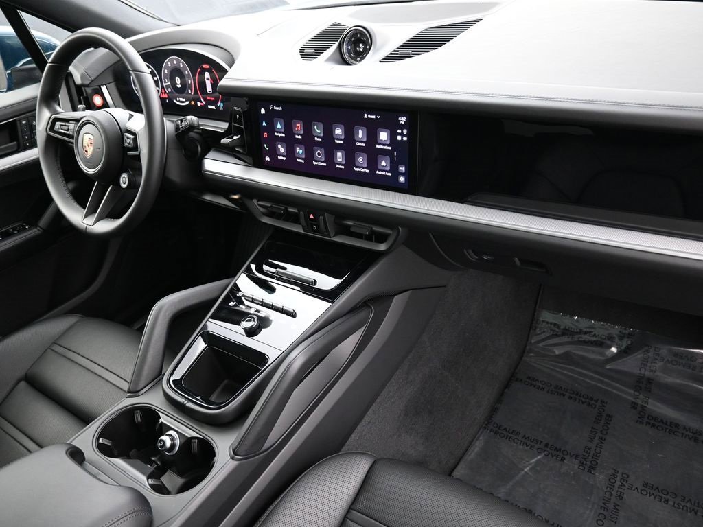 Used 2025 Porsche Cayenne S image 31