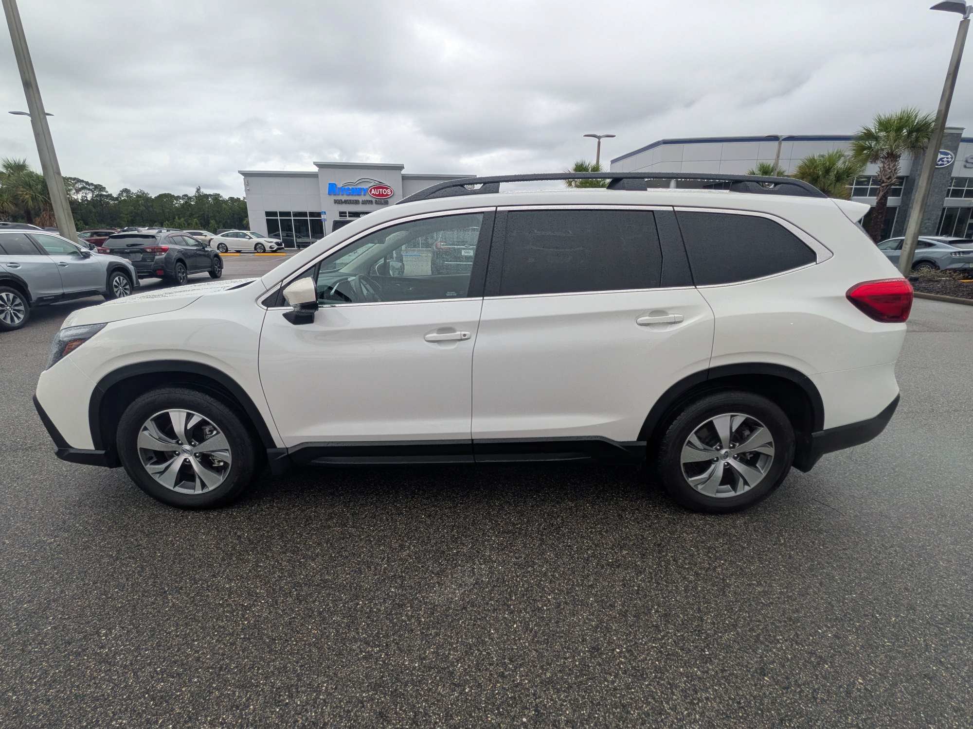 Certified 2025 Subaru Ascent Premium w/ Premium Package AWD/4WD image 7
