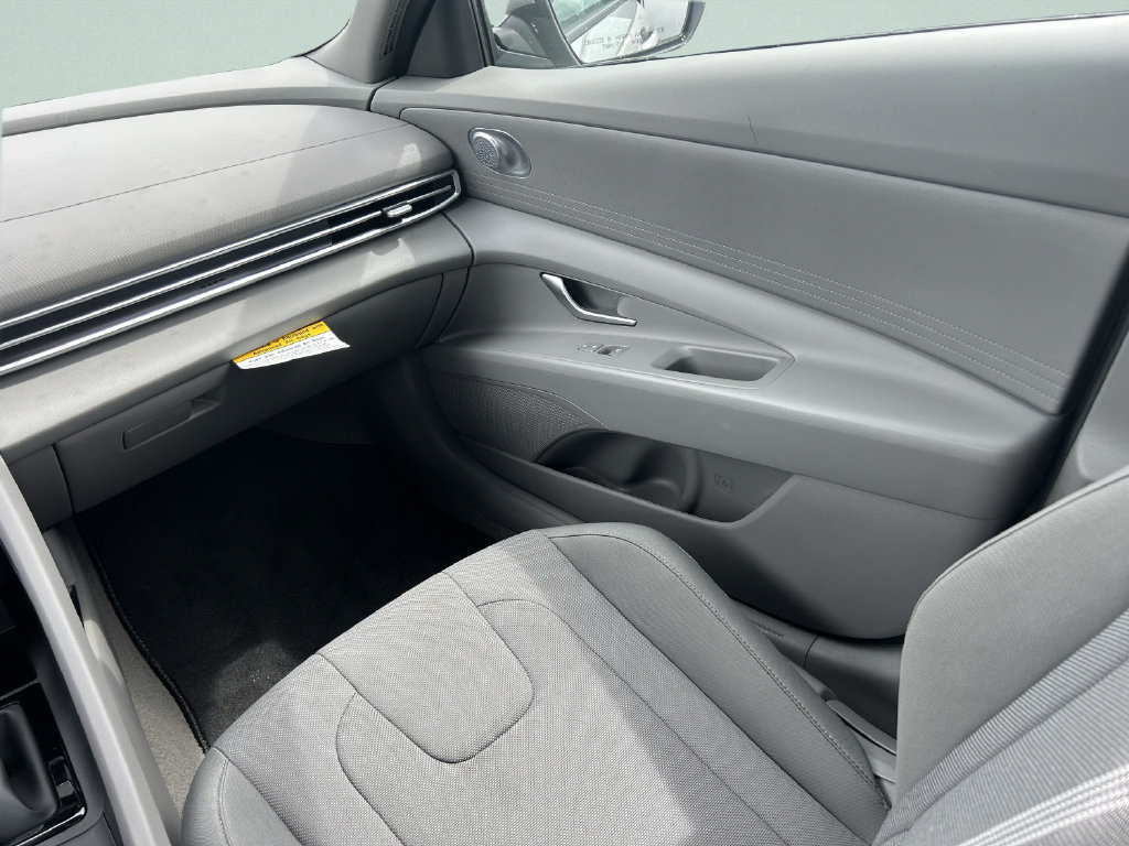 New 2026 Hyundai Elantra SE FWD image 20