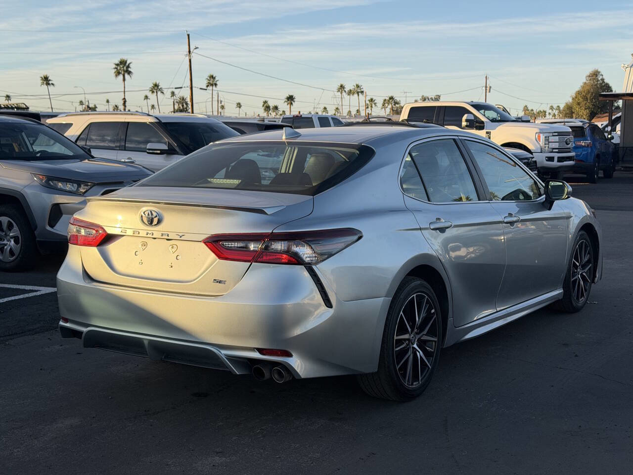 Used 2021 Toyota Camry SE image 11