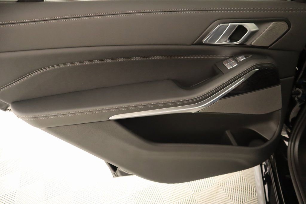 New 2025 BMW X7 M60i image 20