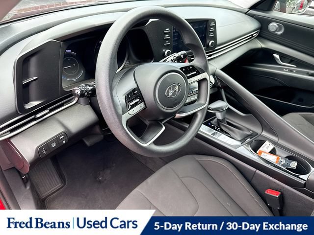 Certified 2022 Hyundai Elantra Blue FWD image 13