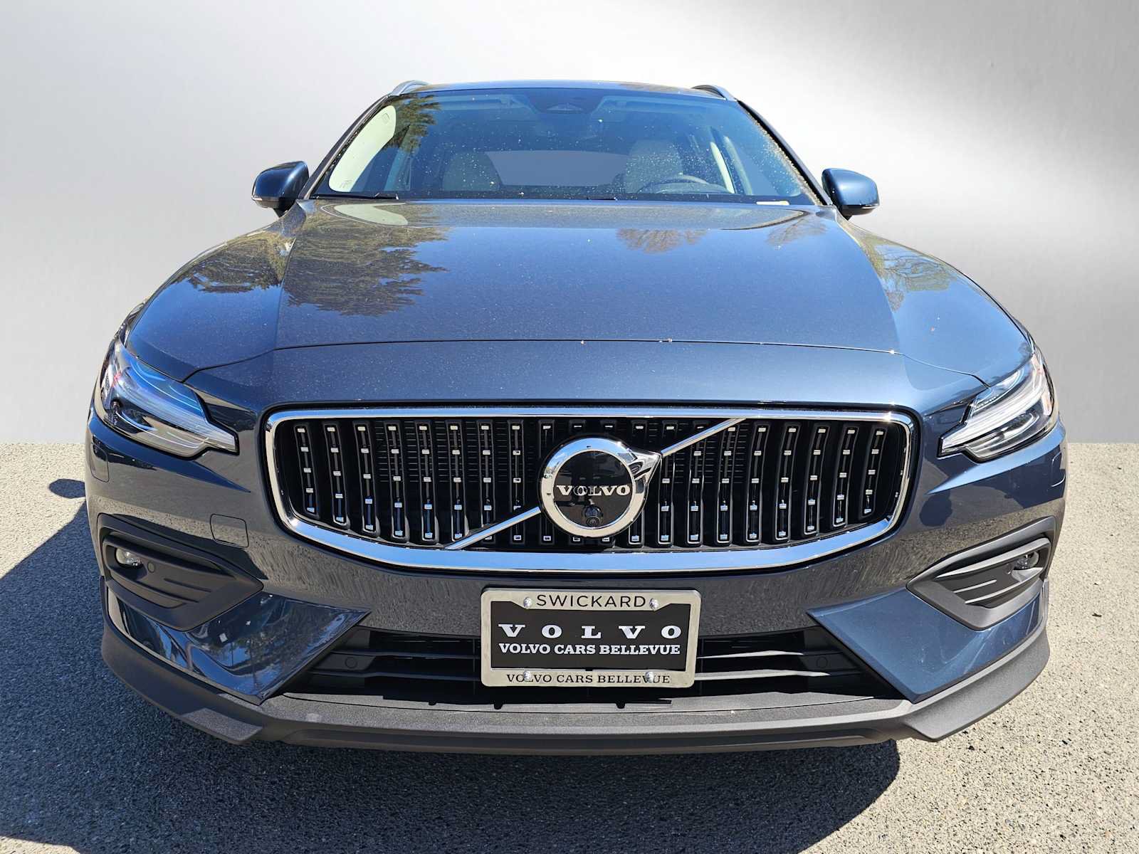 New 2026 Volvo V60 B5 Cross Country Ultra w/ Climate Package AWD/4WD image 8