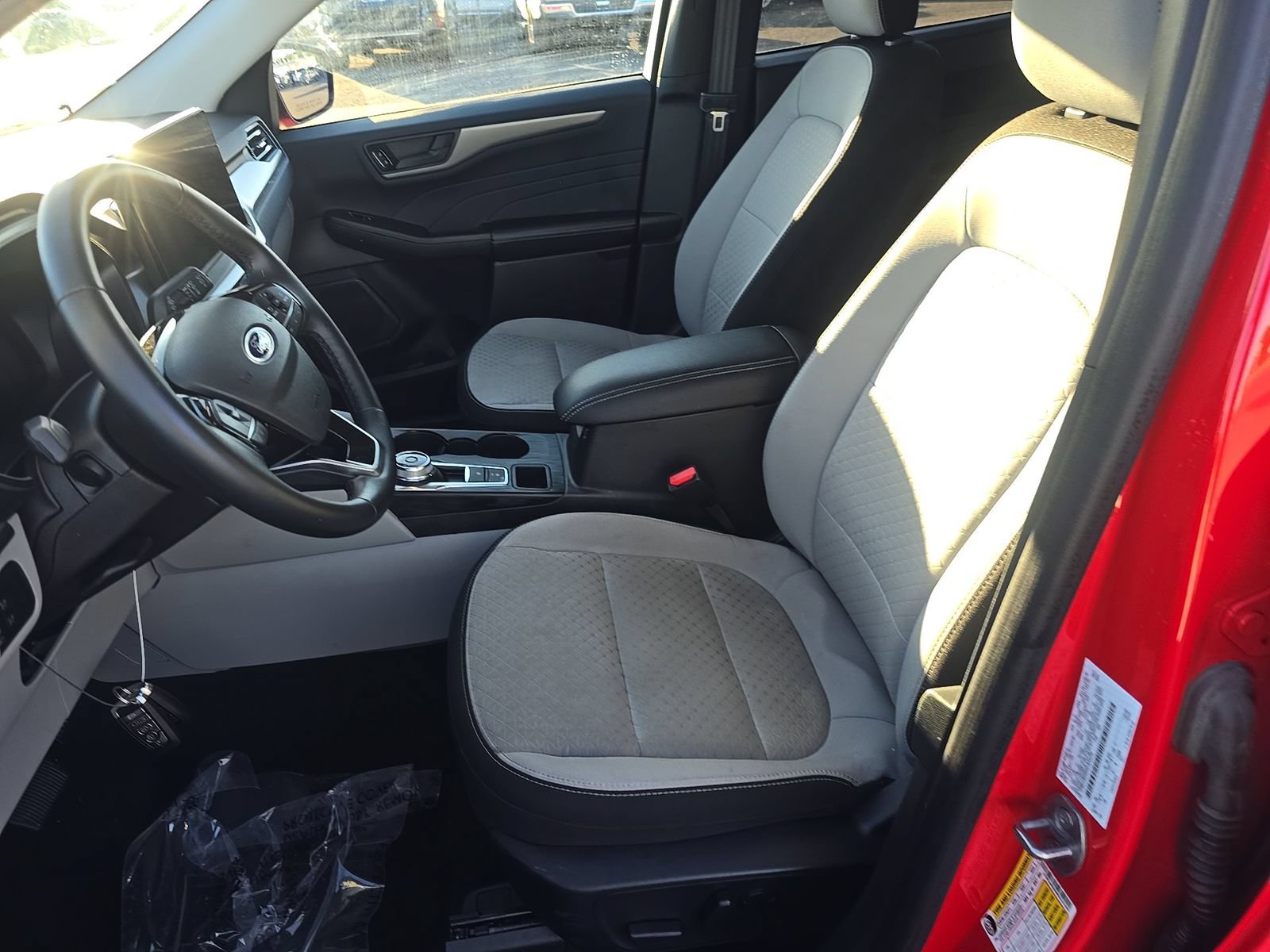 Used 2024 Ford Escape Active w/ Tech Pack #1 AWD/4WD image 8
