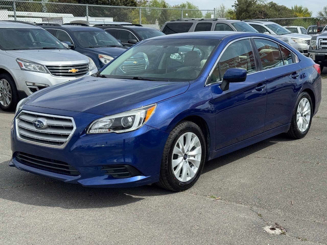 Used 2017 Subaru Legacy 2.5i Premium AWD/4WD image 1