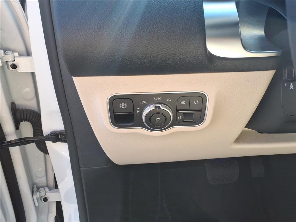 New 2025 Mercedes-Benz GLB 250 4MATIC image 17