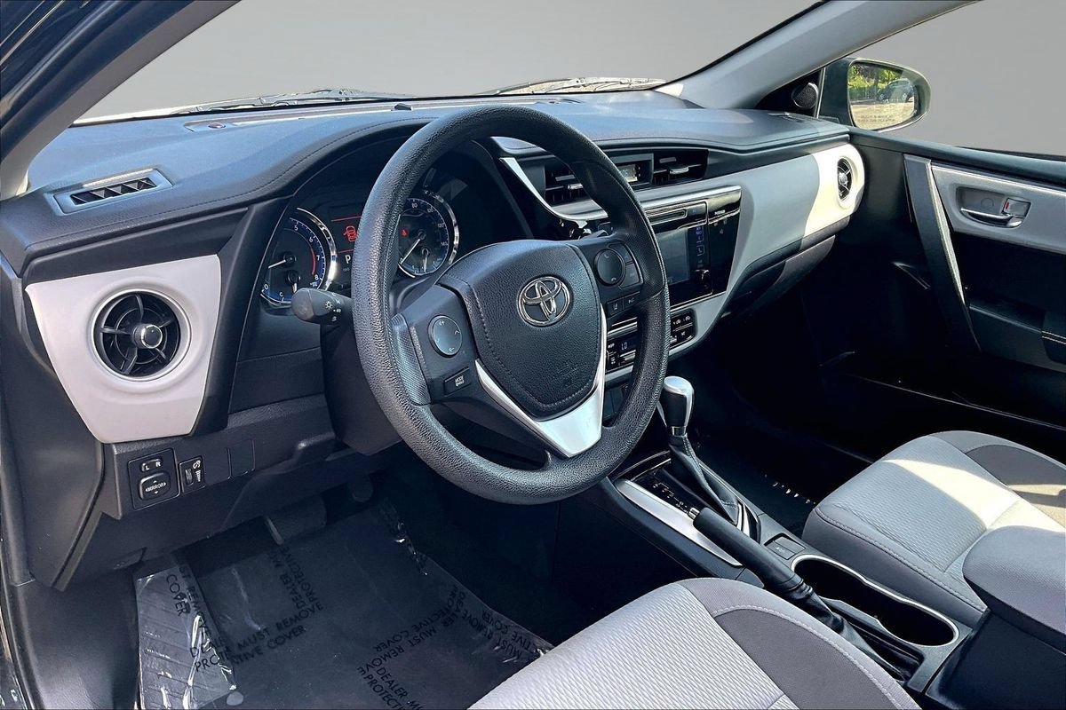 Used 2017 Toyota Corolla LE w/ Carpet Mat Package (TMS) FWD image 11