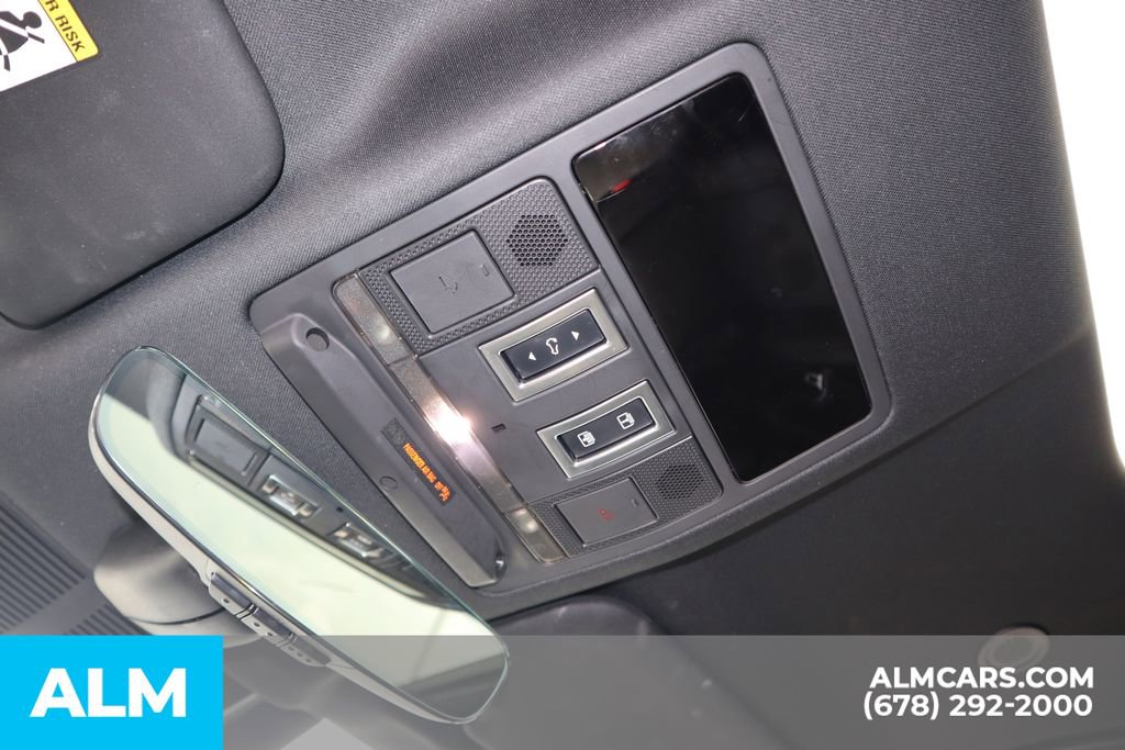 Used 2025 Land Rover Defender 110 S image 40