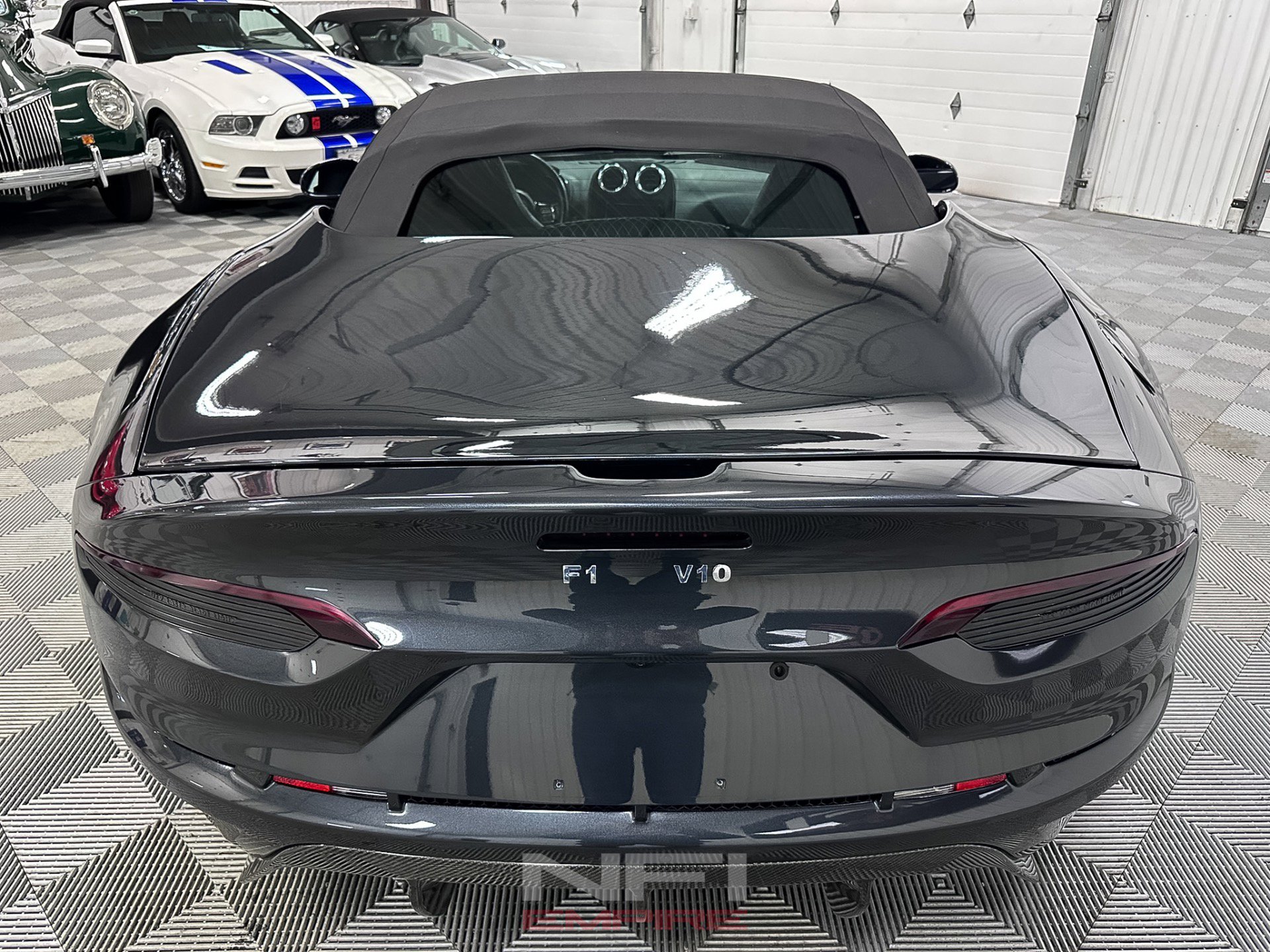 Used 2014 SRT Viper GTS w/ GTS Laguna Interior Package RWD image 17