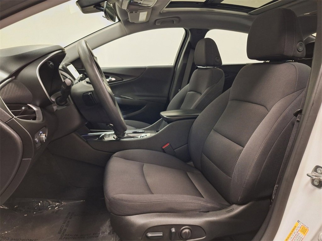 Used 2024 Chevrolet Malibu LT image 14